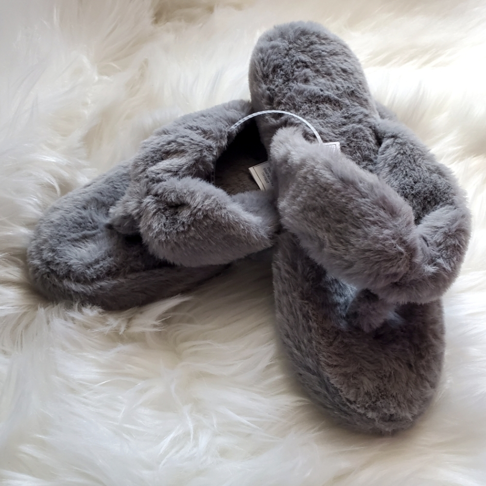 Women's Aili Bearpaw Gray Faux Fur Slippers Size 7-8
